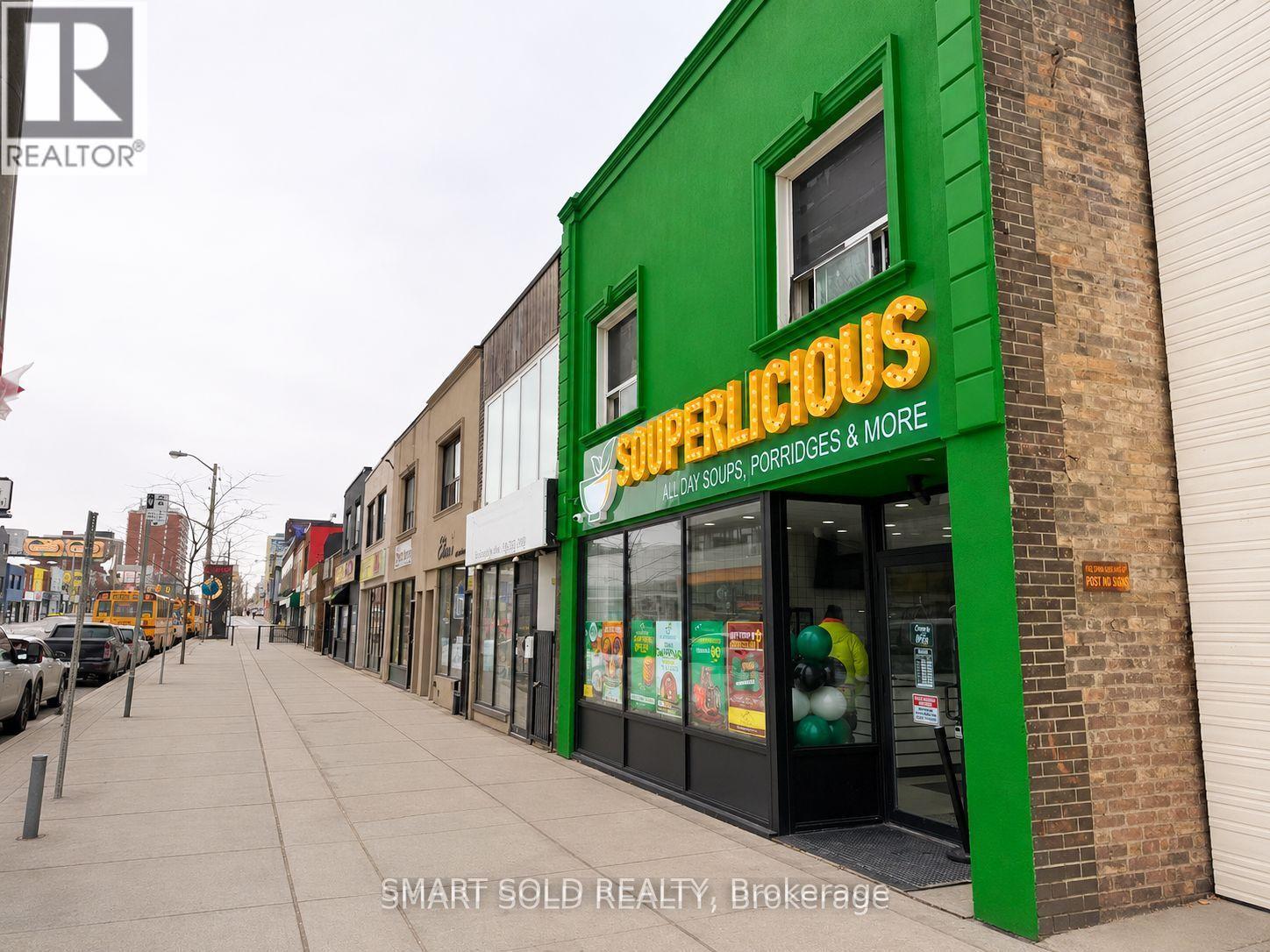 Main Flr + Bsmt - 1592 Eglinton Avenue W Property Photo 3
