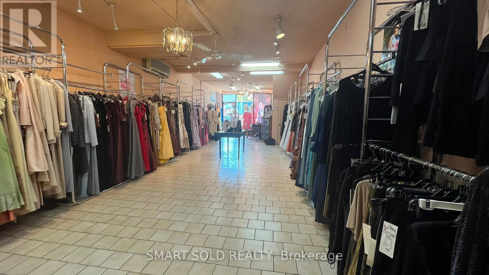 Main Flr + Bsmt - 1592 Eglinton Avenue W Property Photo 7