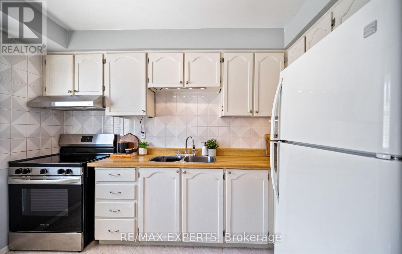 15 - 161 Moregate Crescent Property Photo 15