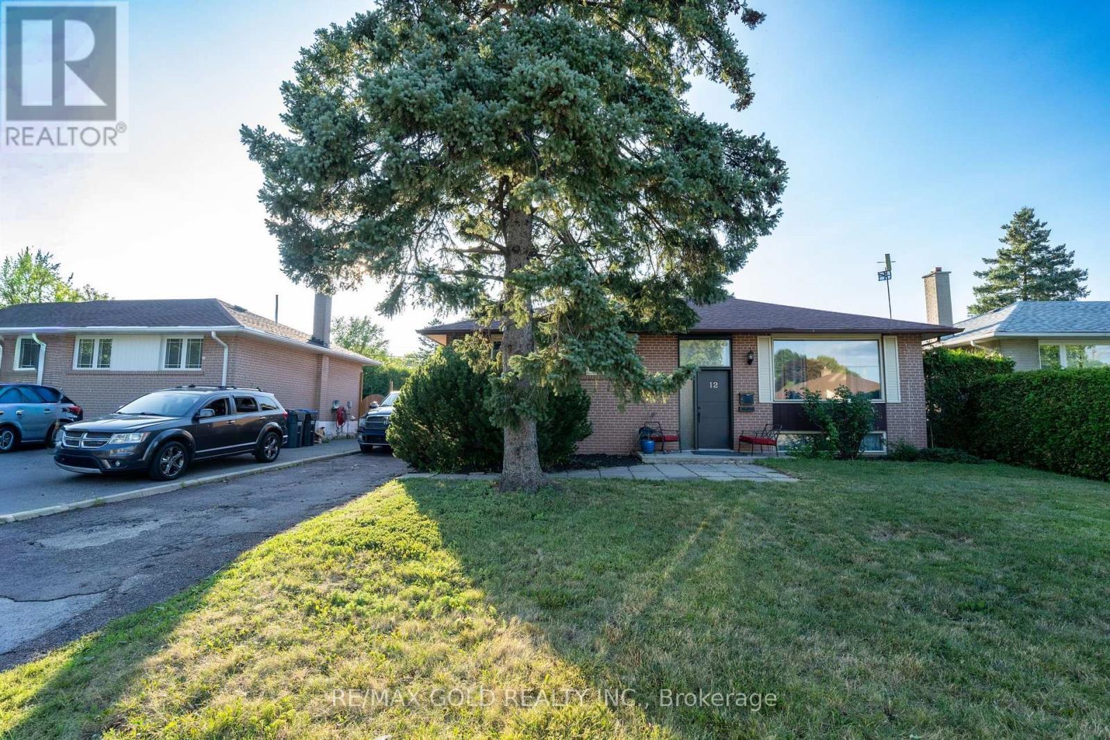 12 ALEXANDRIA CRESCENT Property Photo 1