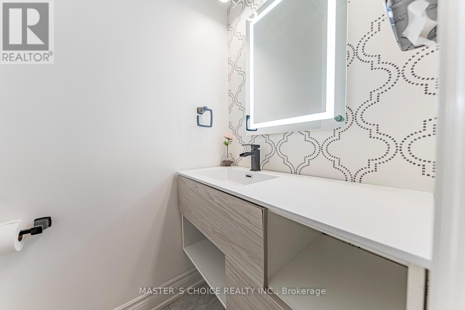 2357 Rideau Drive Property Photo 17