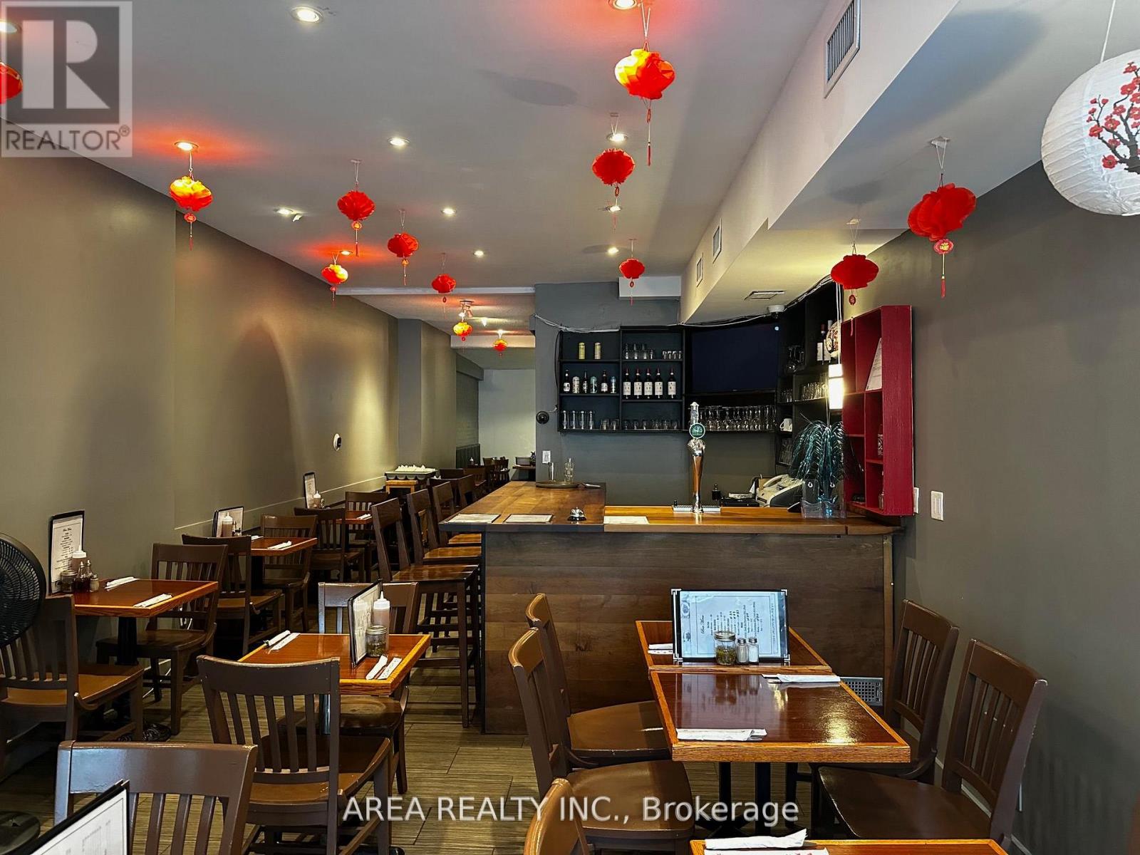 371 Roncesvalles Avenue Property Photo 2