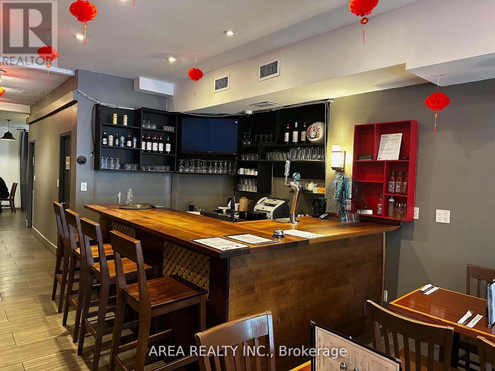 371 Roncesvalles Avenue Property Photo 3