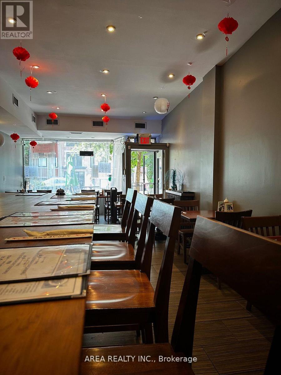 371 Roncesvalles Avenue Property Photo 7