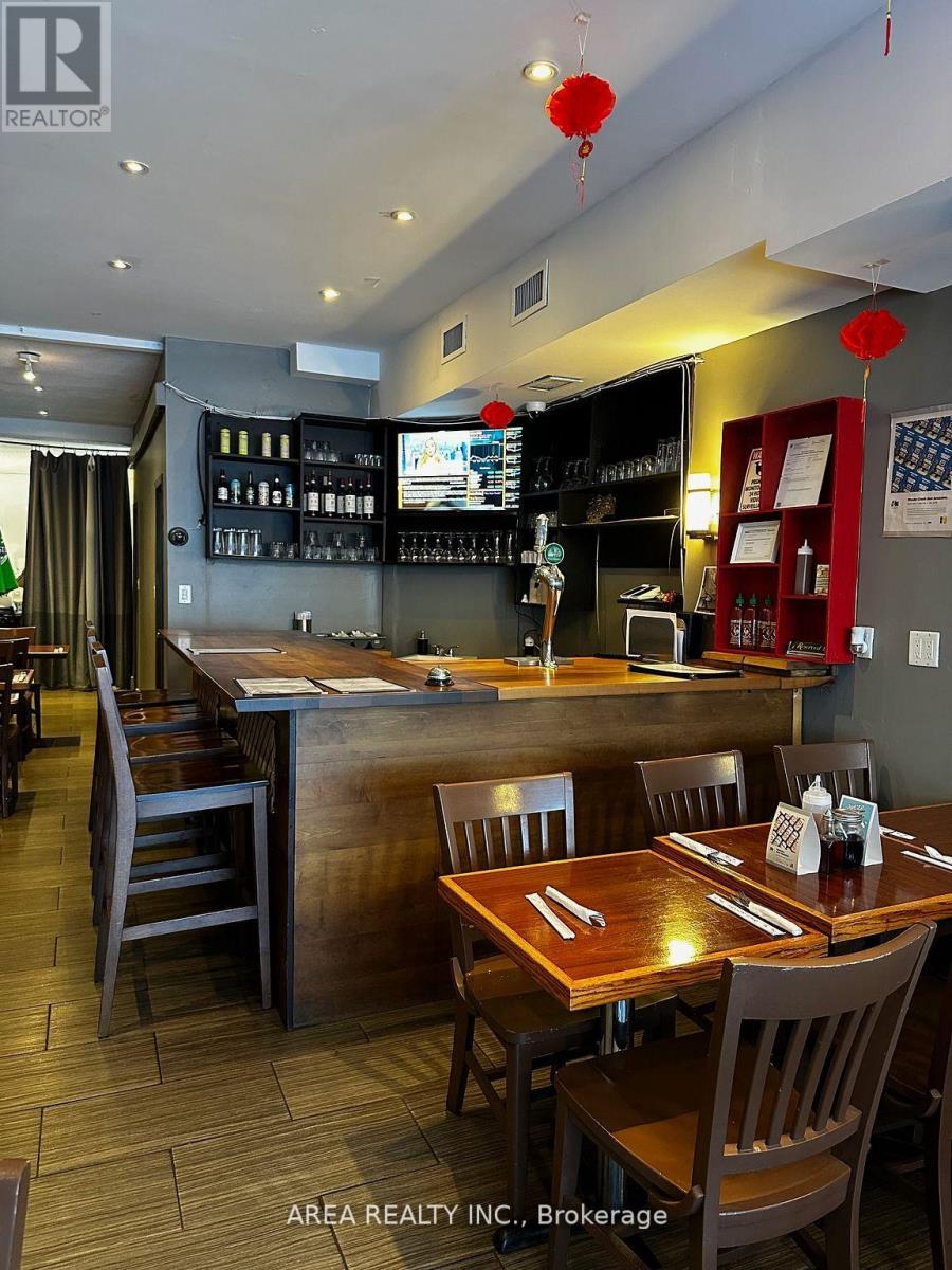 371 Roncesvalles Avenue Property Photo 8