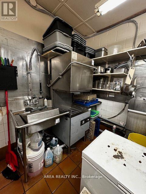 371 Roncesvalles Avenue Property Photo 10