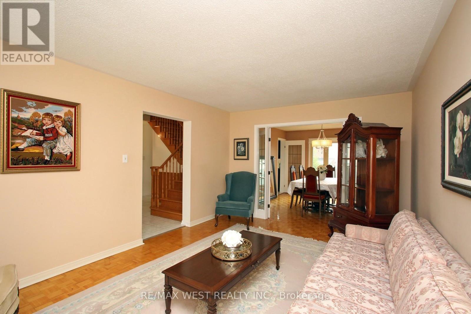 540 Louis Drive Property Photo 6