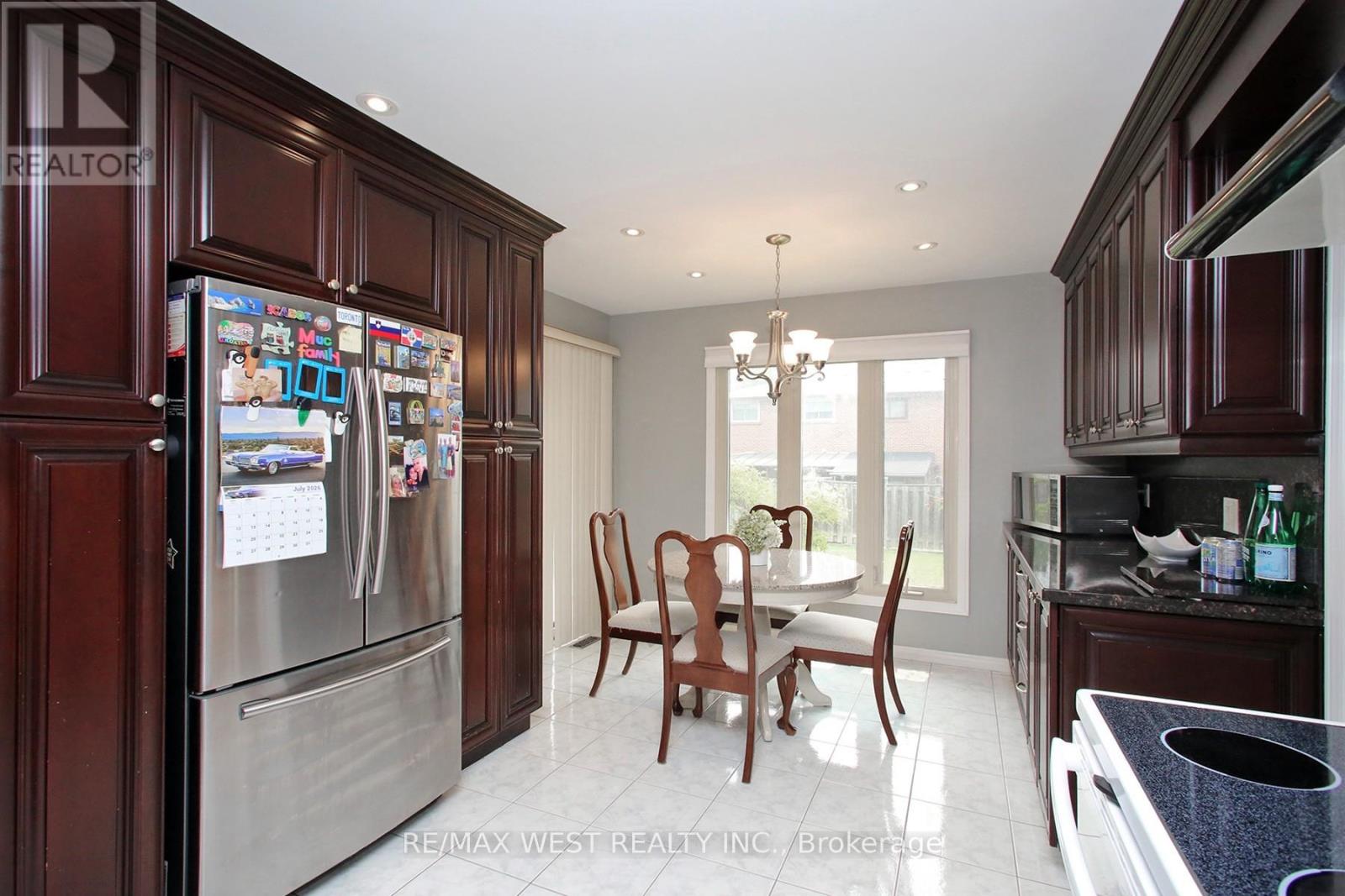 540 Louis Drive Property Photo 11