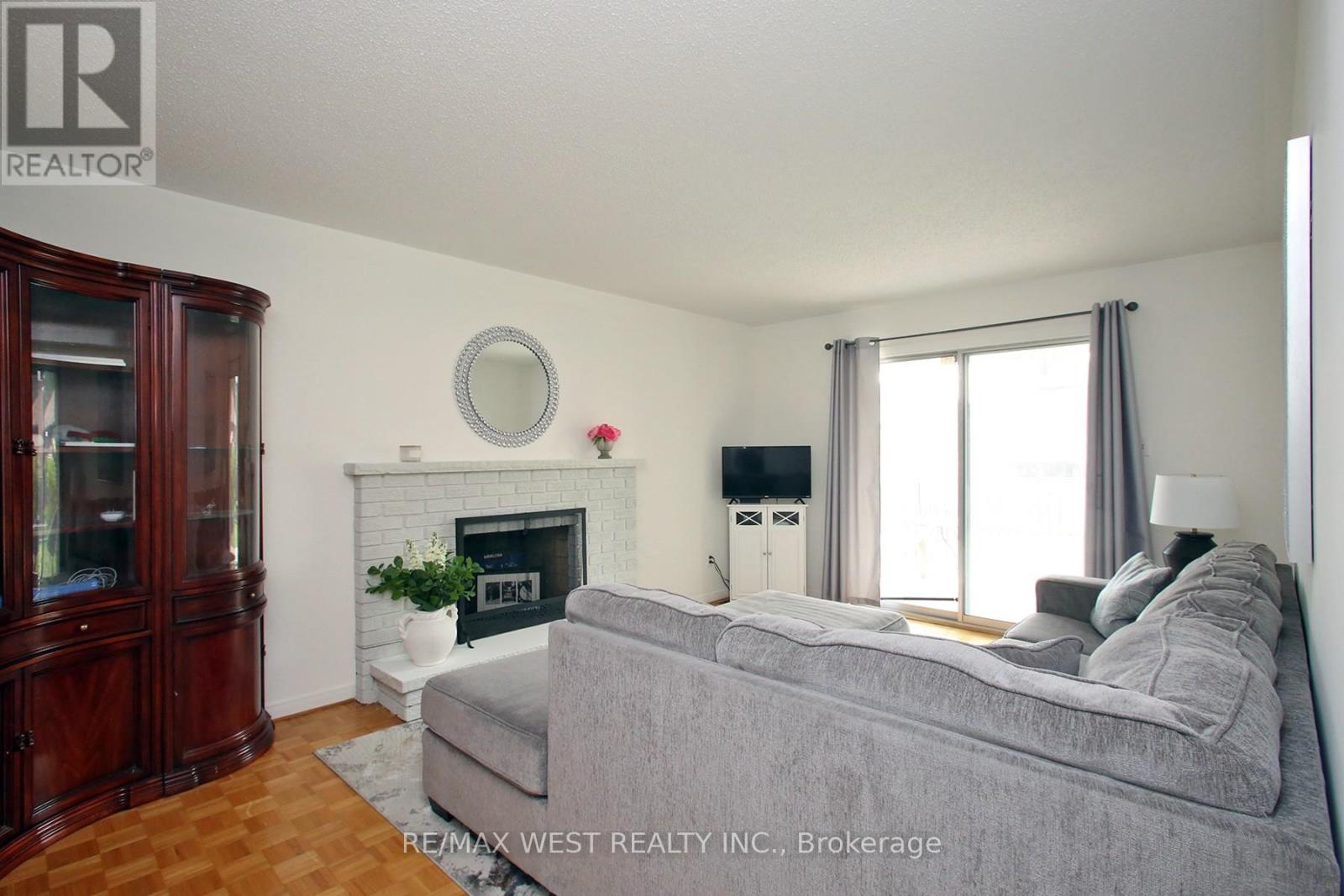 540 Louis Drive Property Photo 17