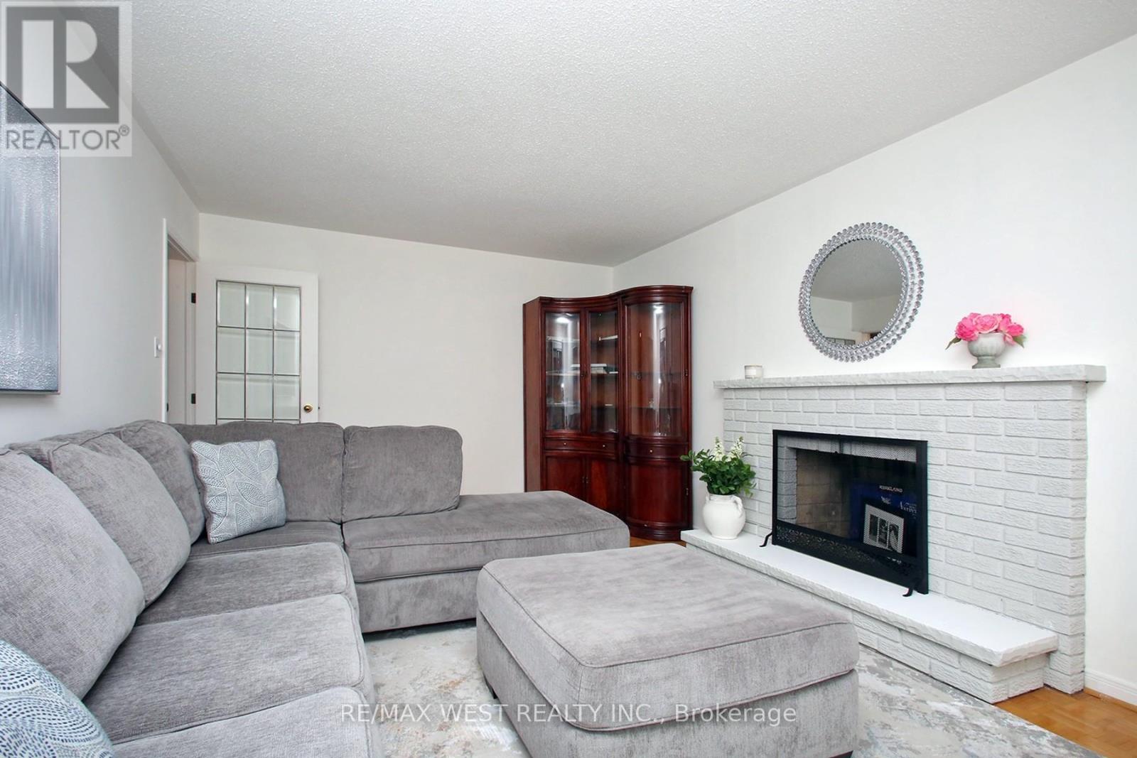 540 Louis Drive Property Photo 19