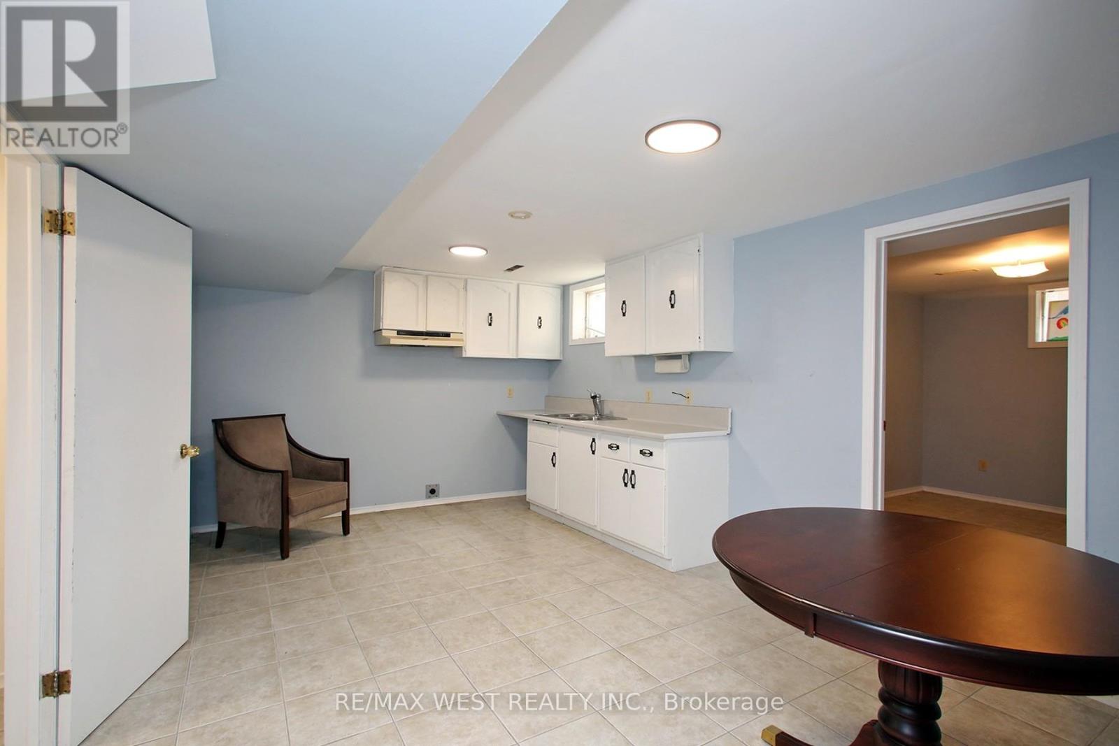 540 Louis Drive Property Photo 30