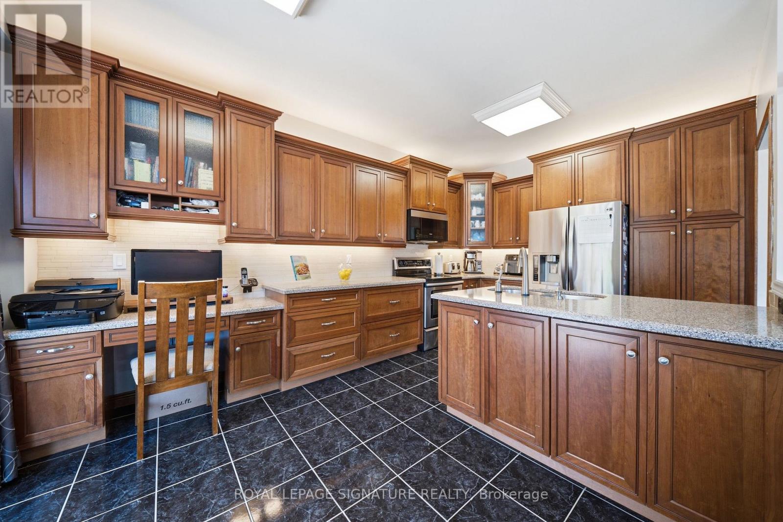 79 Twin Willow Crescent E Property Photo 14