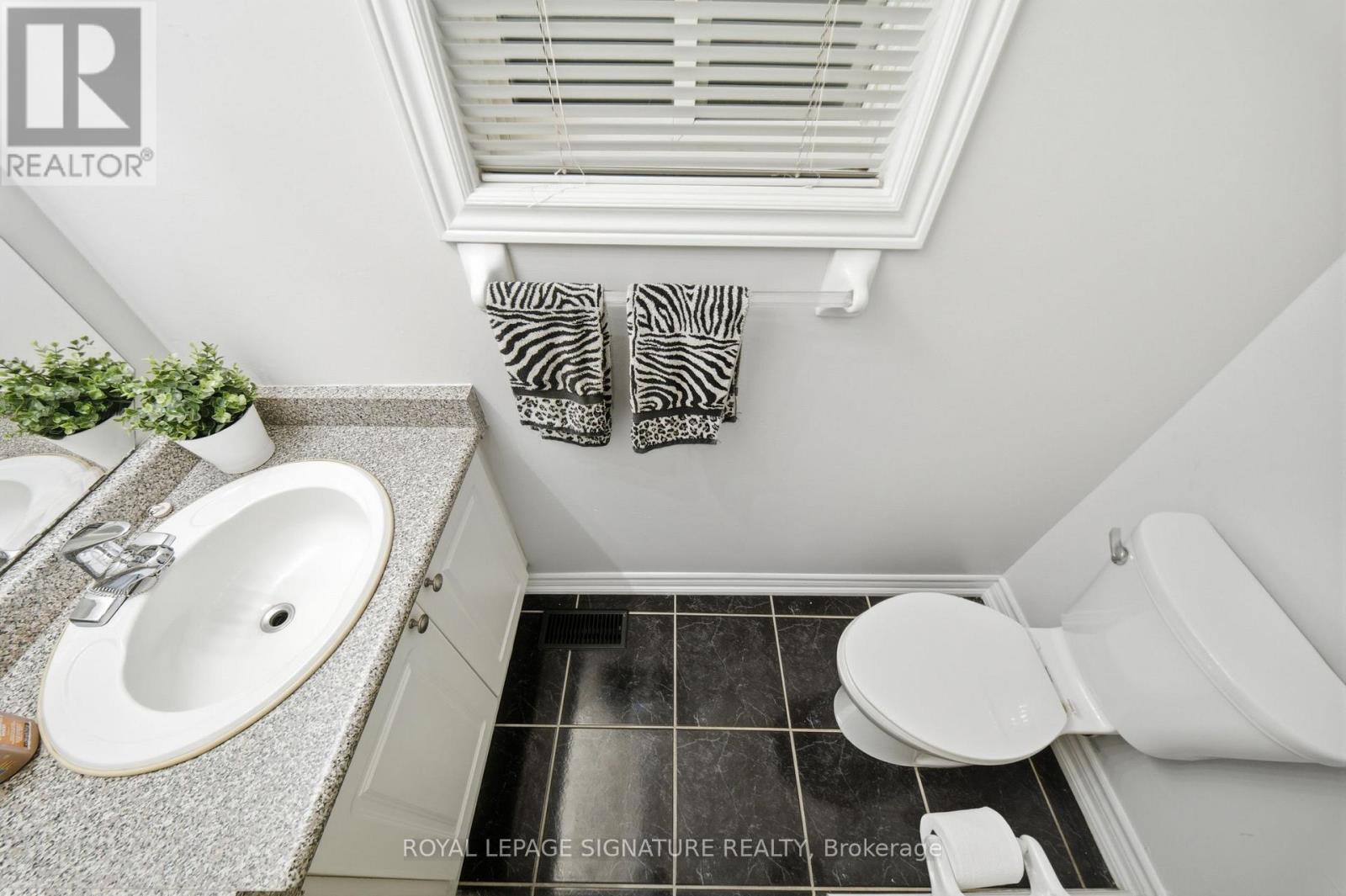 79 Twin Willow Crescent E Property Photo 19