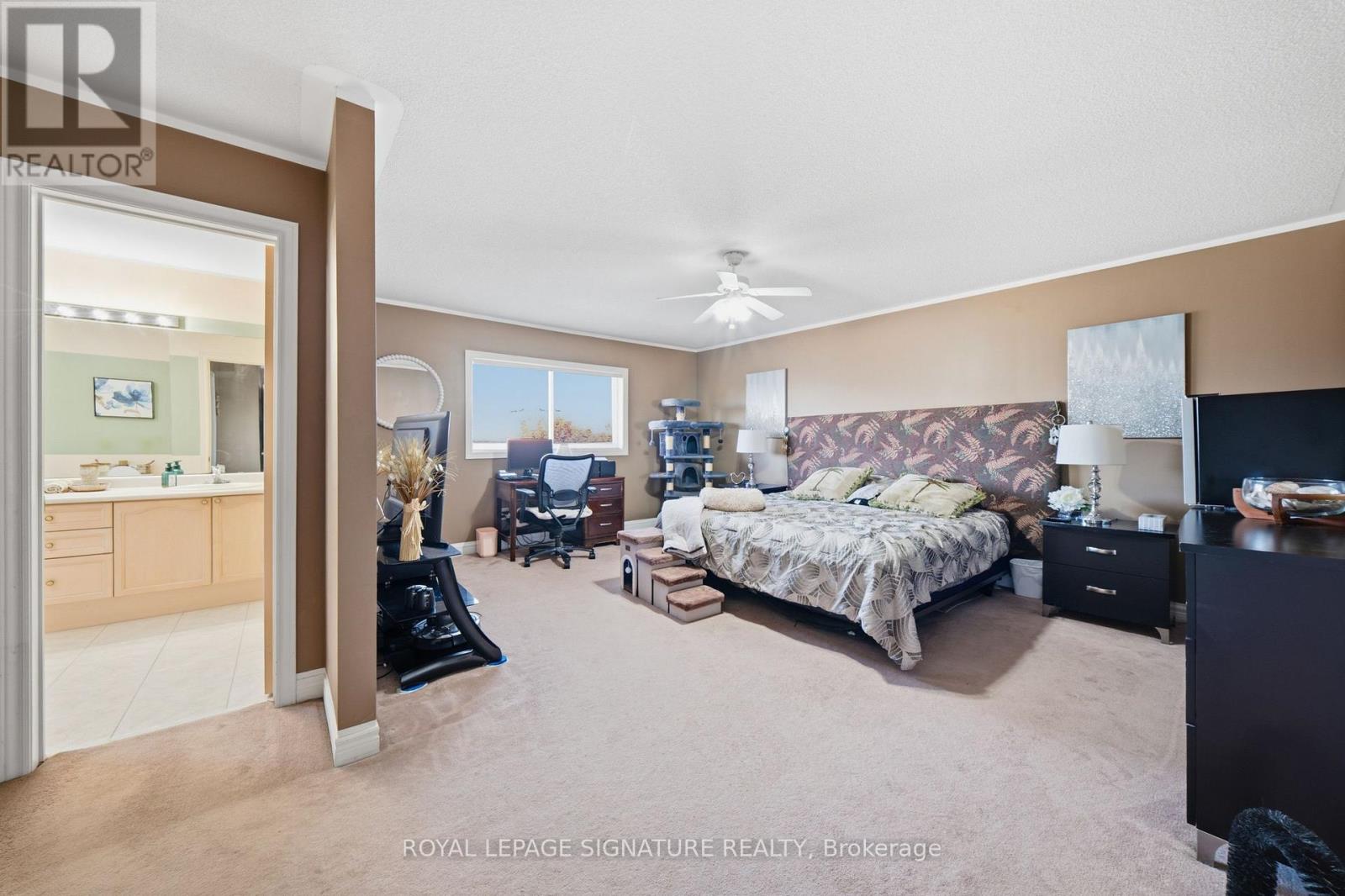 79 Twin Willow Crescent E Property Photo 21