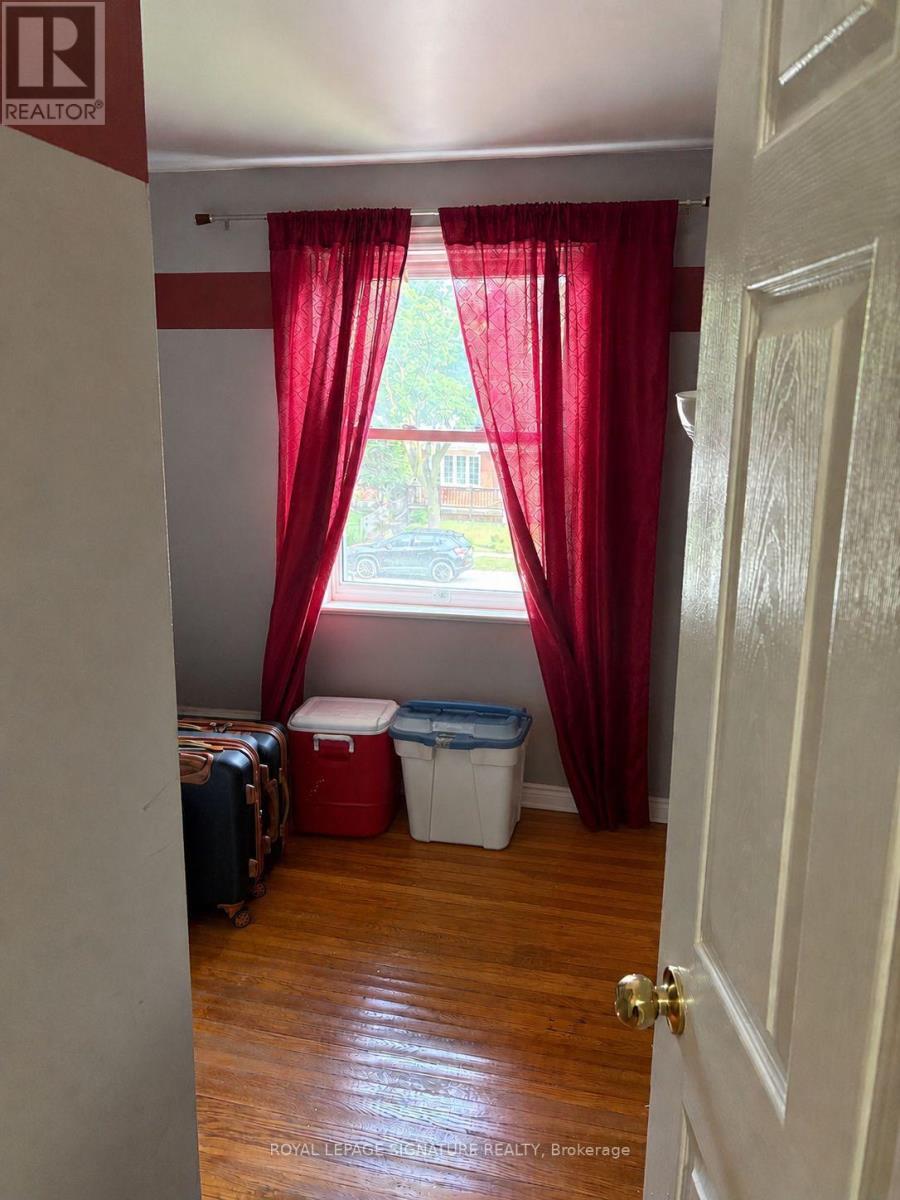 Main/upper - 137 Madoc Drive Property Photo 18