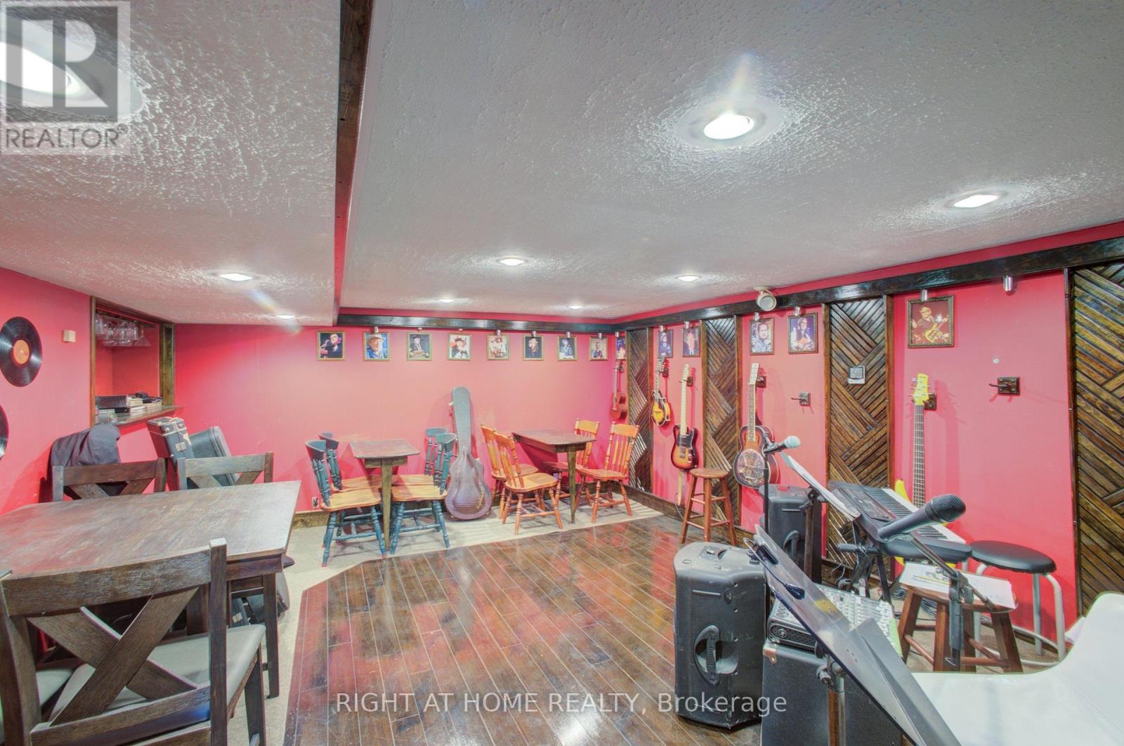 30 Parkview Drive Property Photo 13