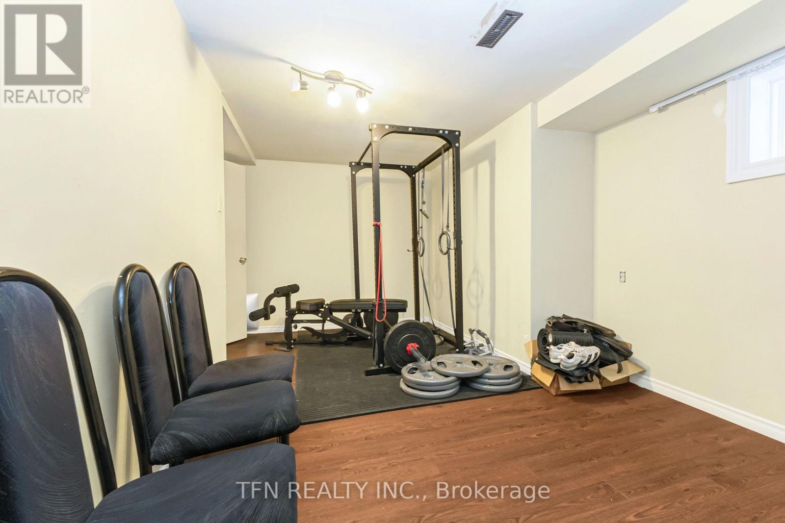 9 - 4165 Fieldgate Drive Property Photo 20