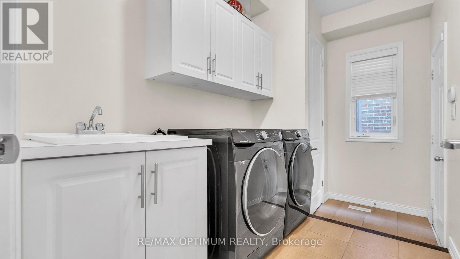 37 Island Grove Property Photo 18