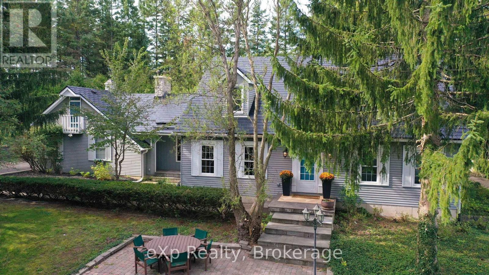2039 Blacklock Street Property Photo 2
