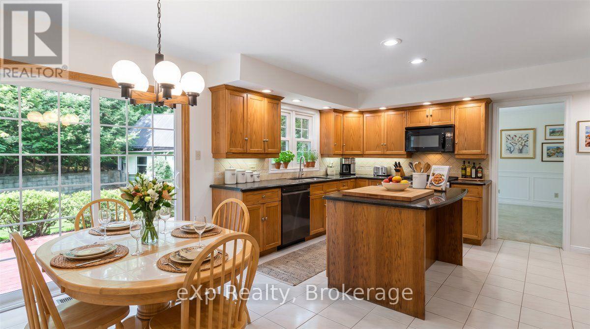 2039 Blacklock Street Property Photo 10