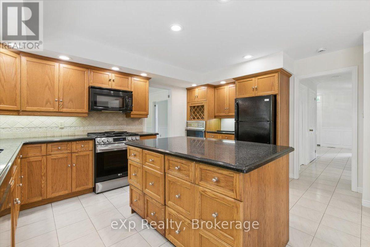 2039 Blacklock Street Property Photo 12