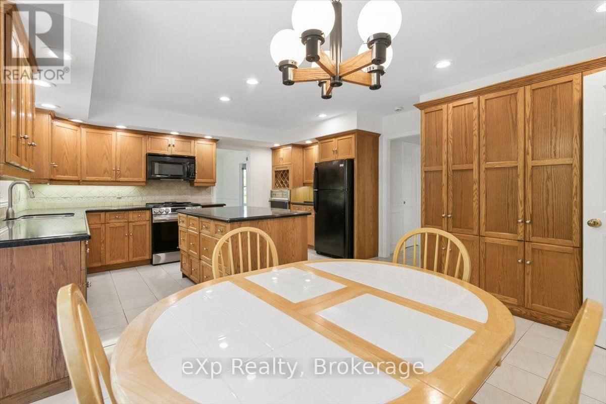 2039 Blacklock Street Property Photo 13