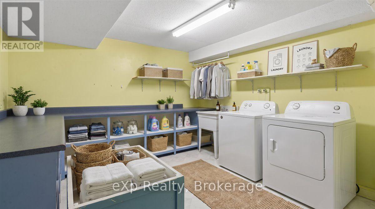 2039 Blacklock Street Property Photo 37