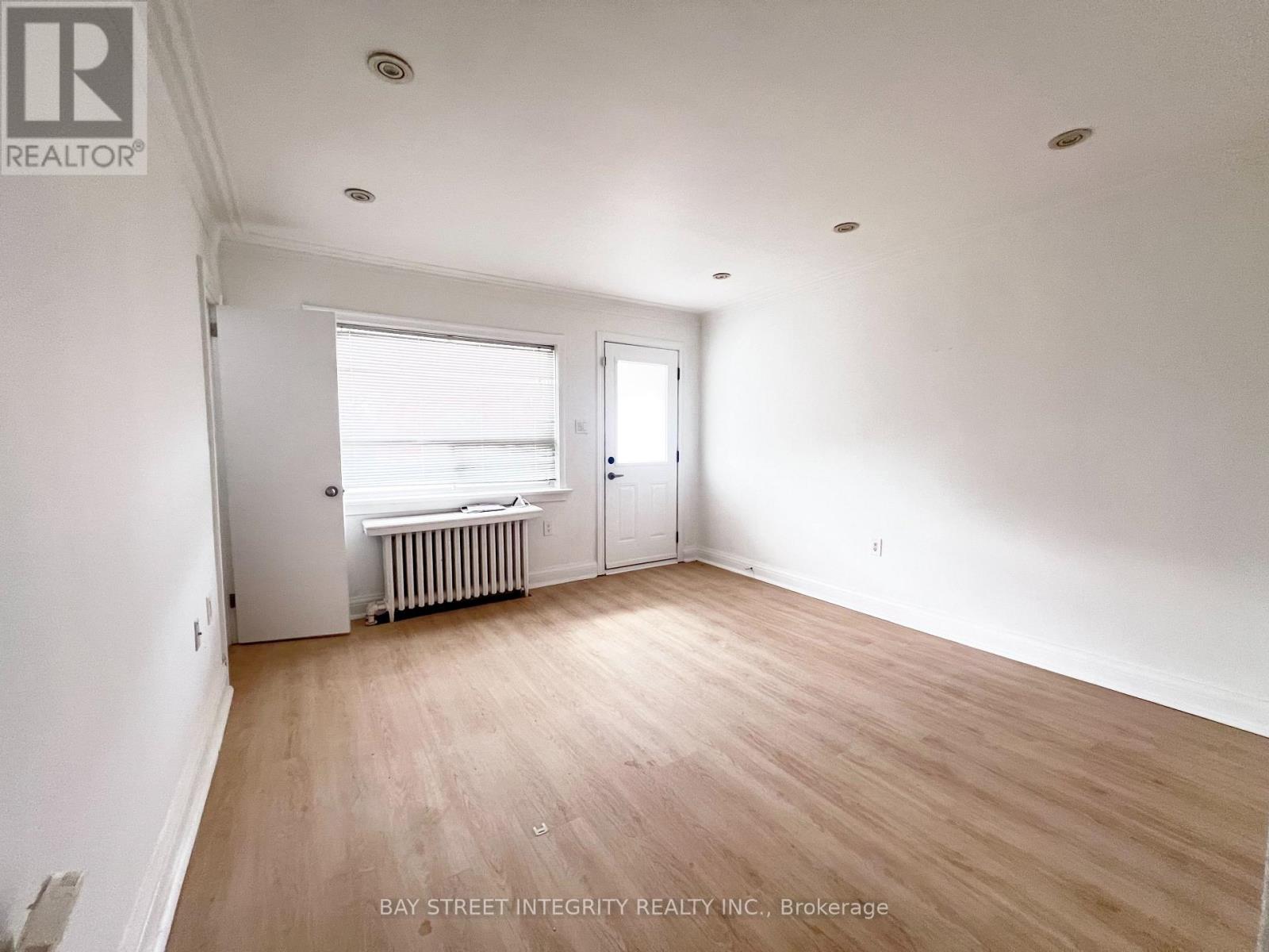 970 Briar Hill Avenue Property Photo 3