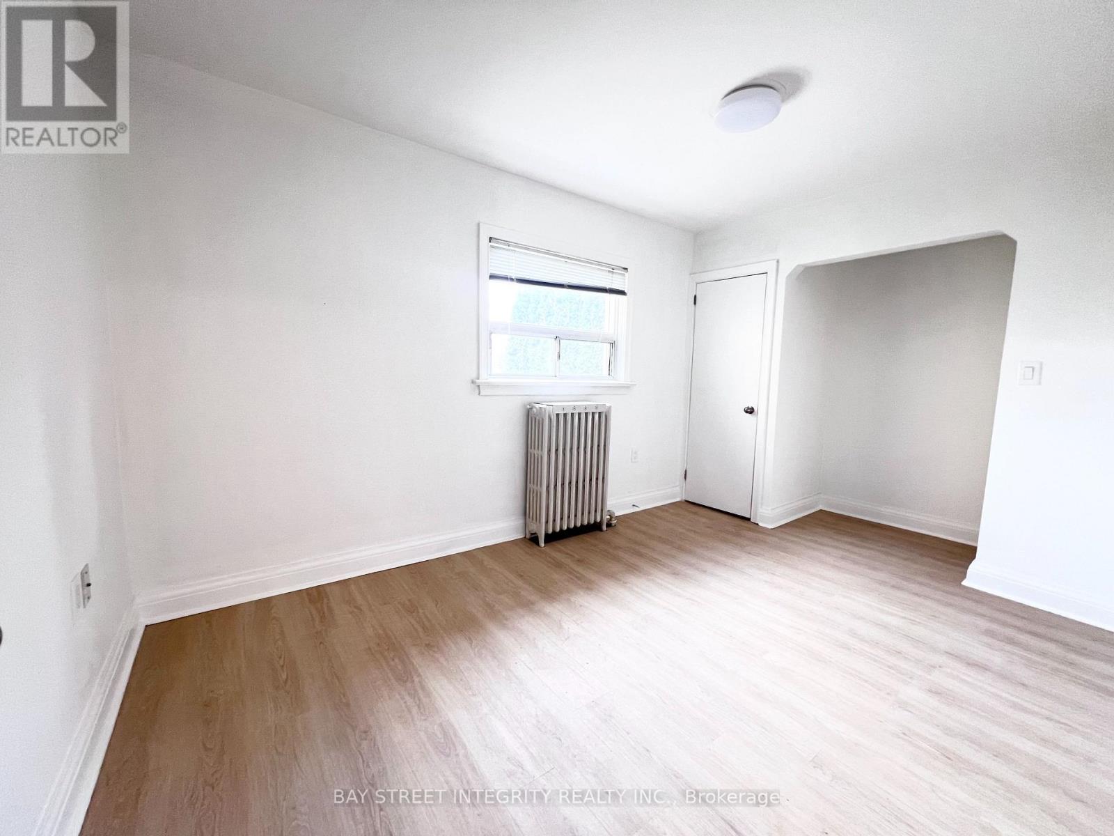 970 Briar Hill Avenue Property Photo 4