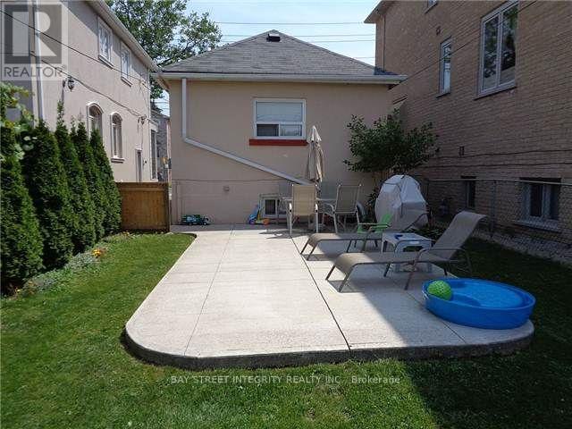 970 Briar Hill Avenue Property Photo 11