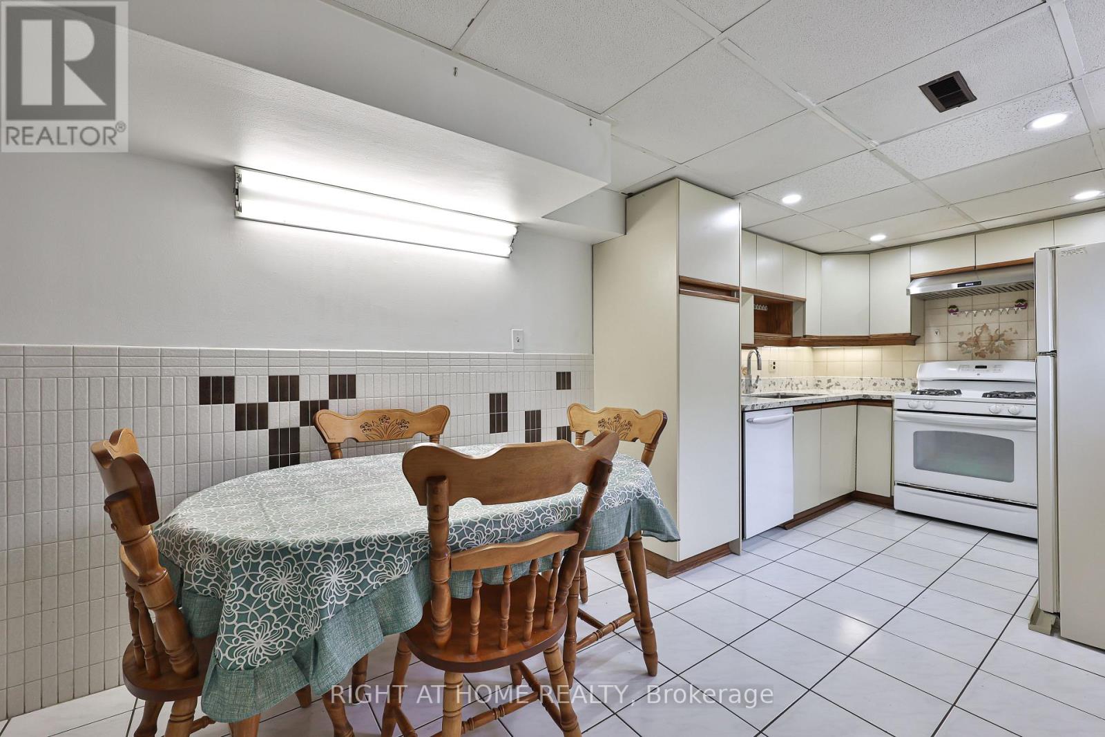 25 Larchwood Road Property Photo 31