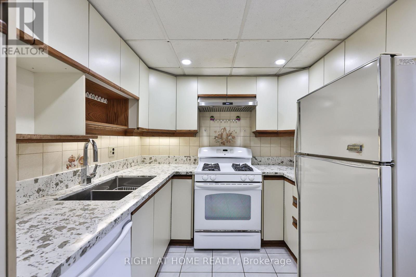 25 Larchwood Road Property Photo 32
