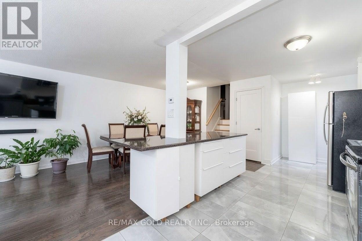 63 Newstead Crescent Property Photo 11