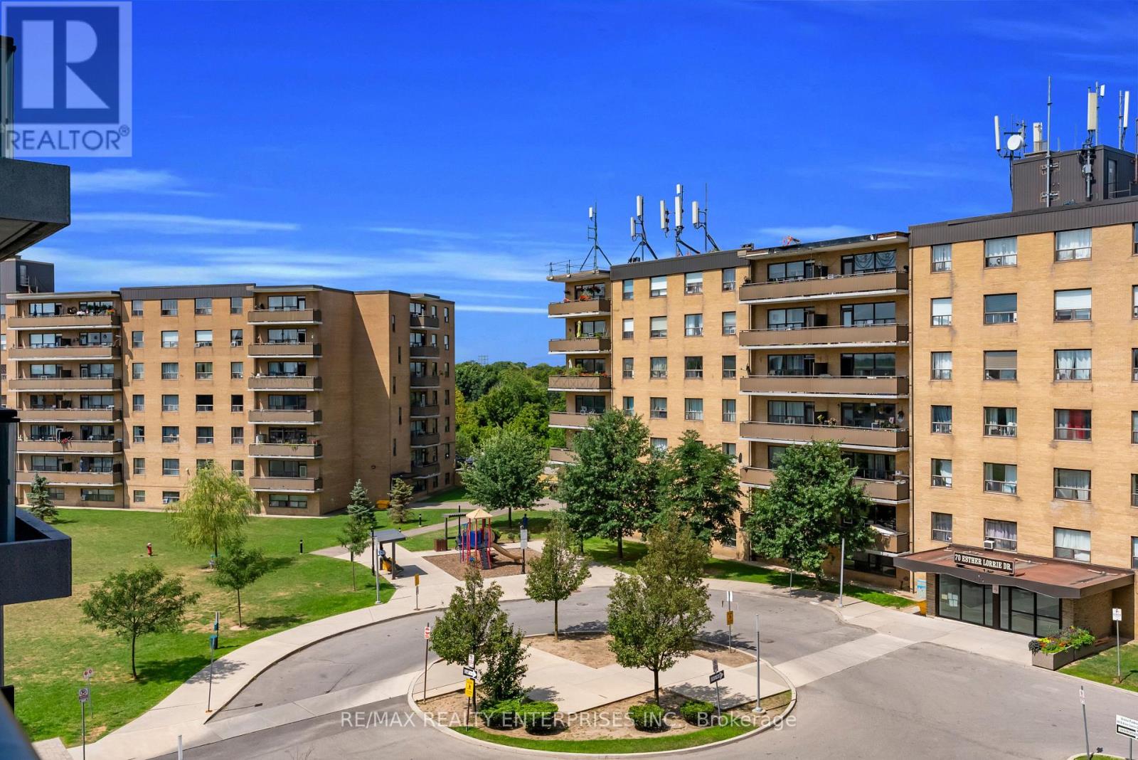 522 - 80 Esther Lorrie Drive Property Photo 13