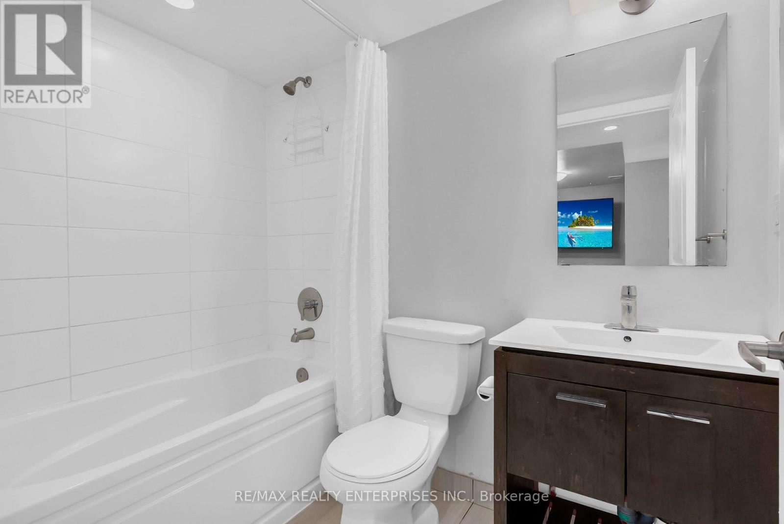 522 - 80 Esther Lorrie Drive Property Photo 15