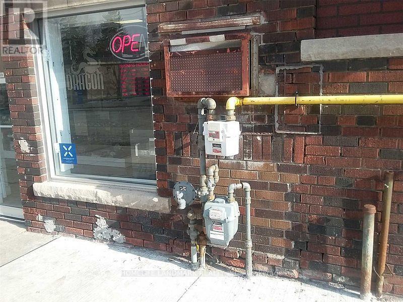 2400 Bloor Street W Property Photo 8