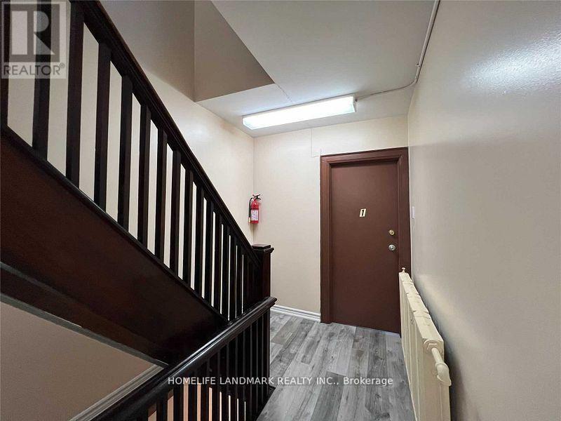 2400 Bloor Street W Property Photo 14