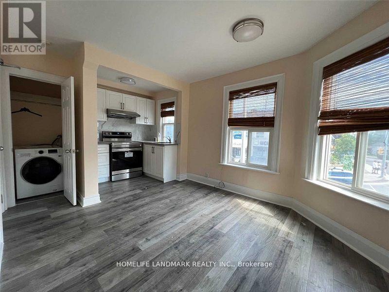 2400 Bloor Street W Property Photo 15