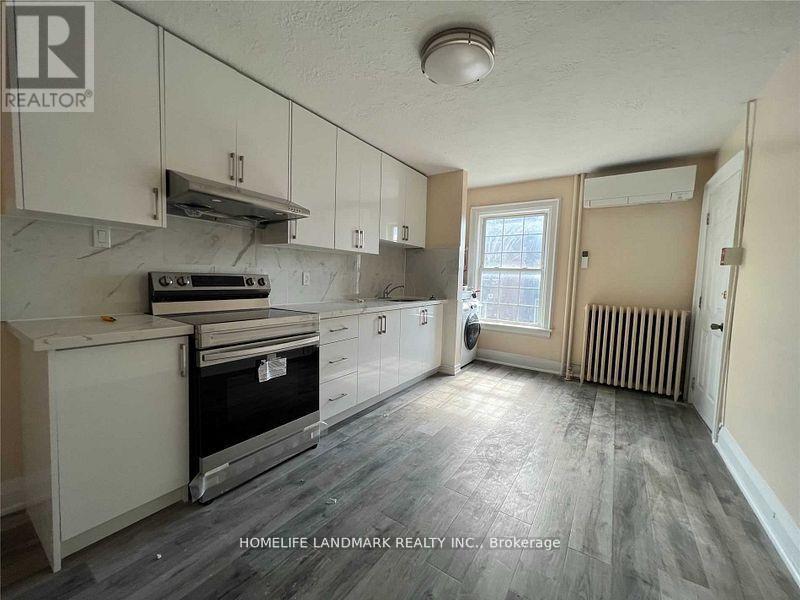 2400 Bloor Street W Property Photo 17