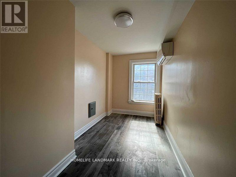 2400 Bloor Street W Property Photo 18