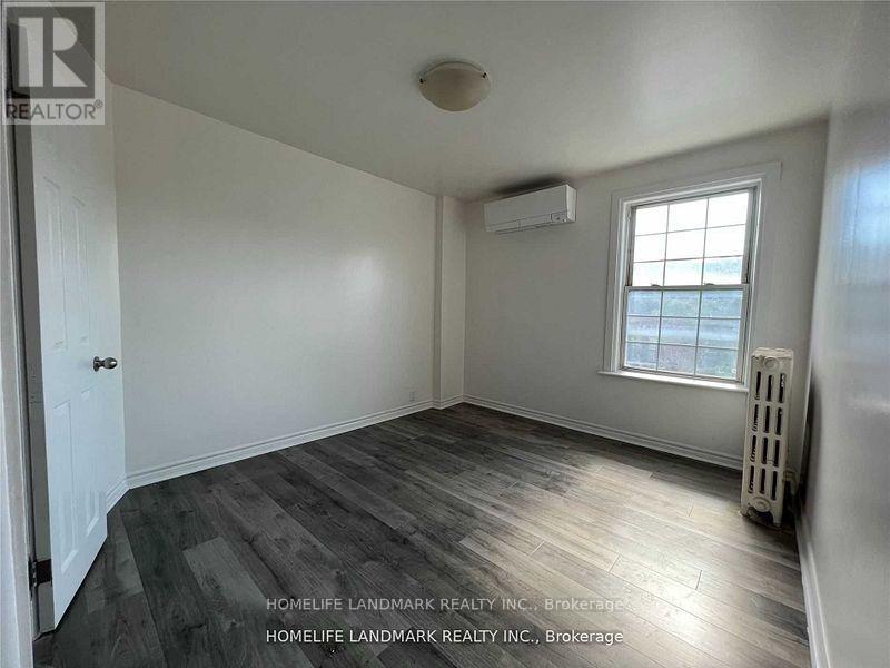 2400 Bloor Street W Property Photo 20