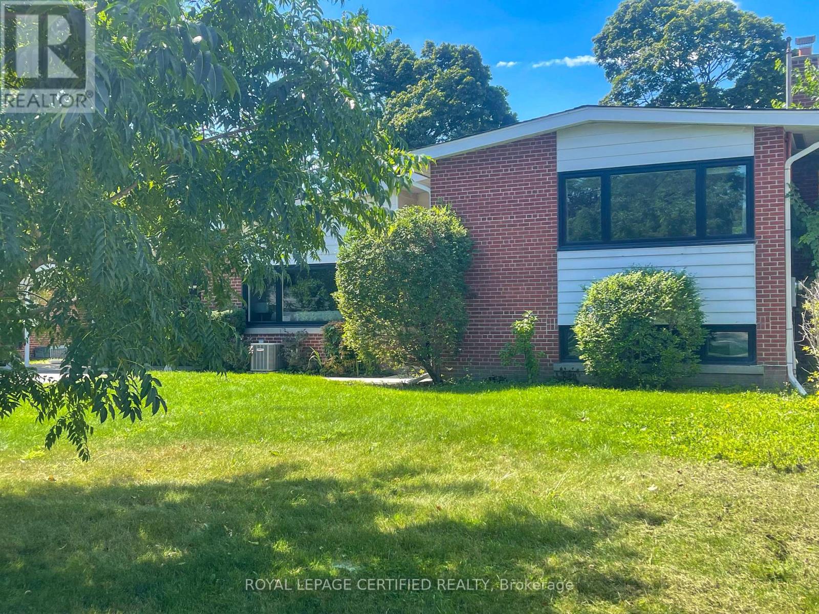 462 The Kingsway Property Photo 1