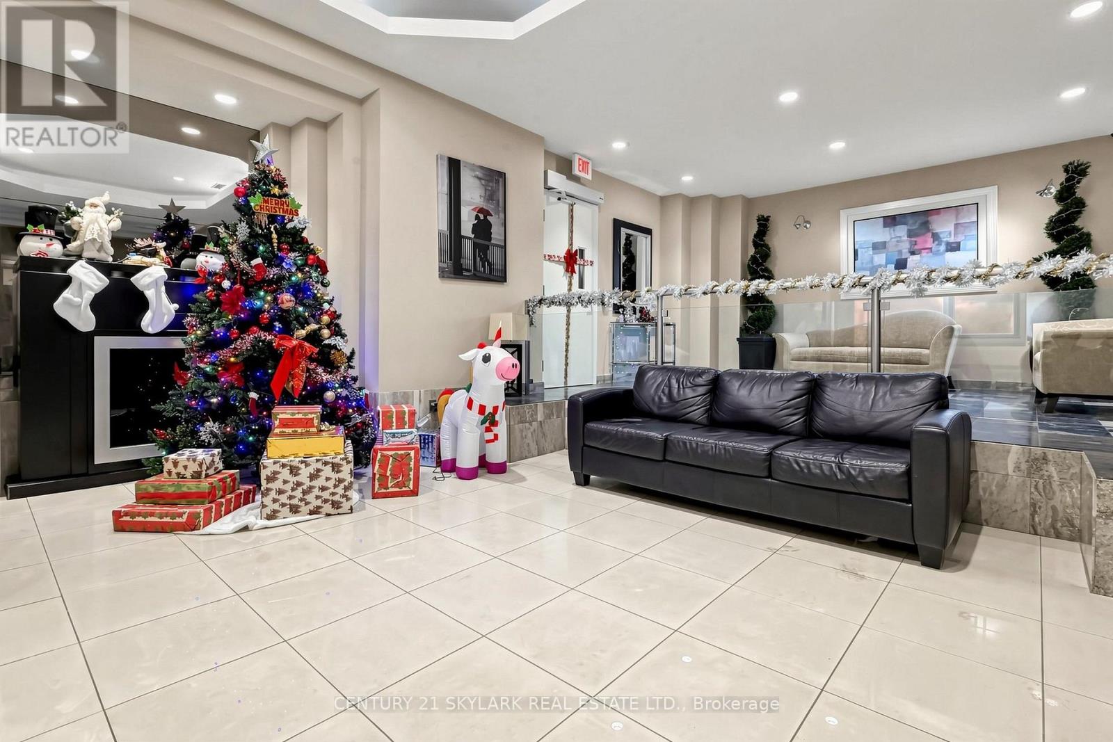 1611 - 4460 Tucana Court Property Photo 6