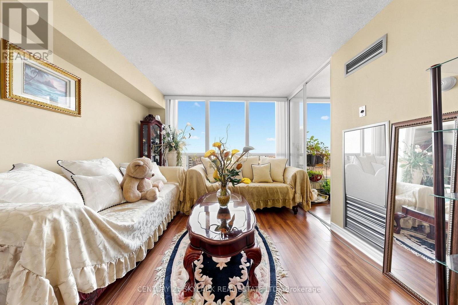 1611 - 4460 Tucana Court Property Photo 11