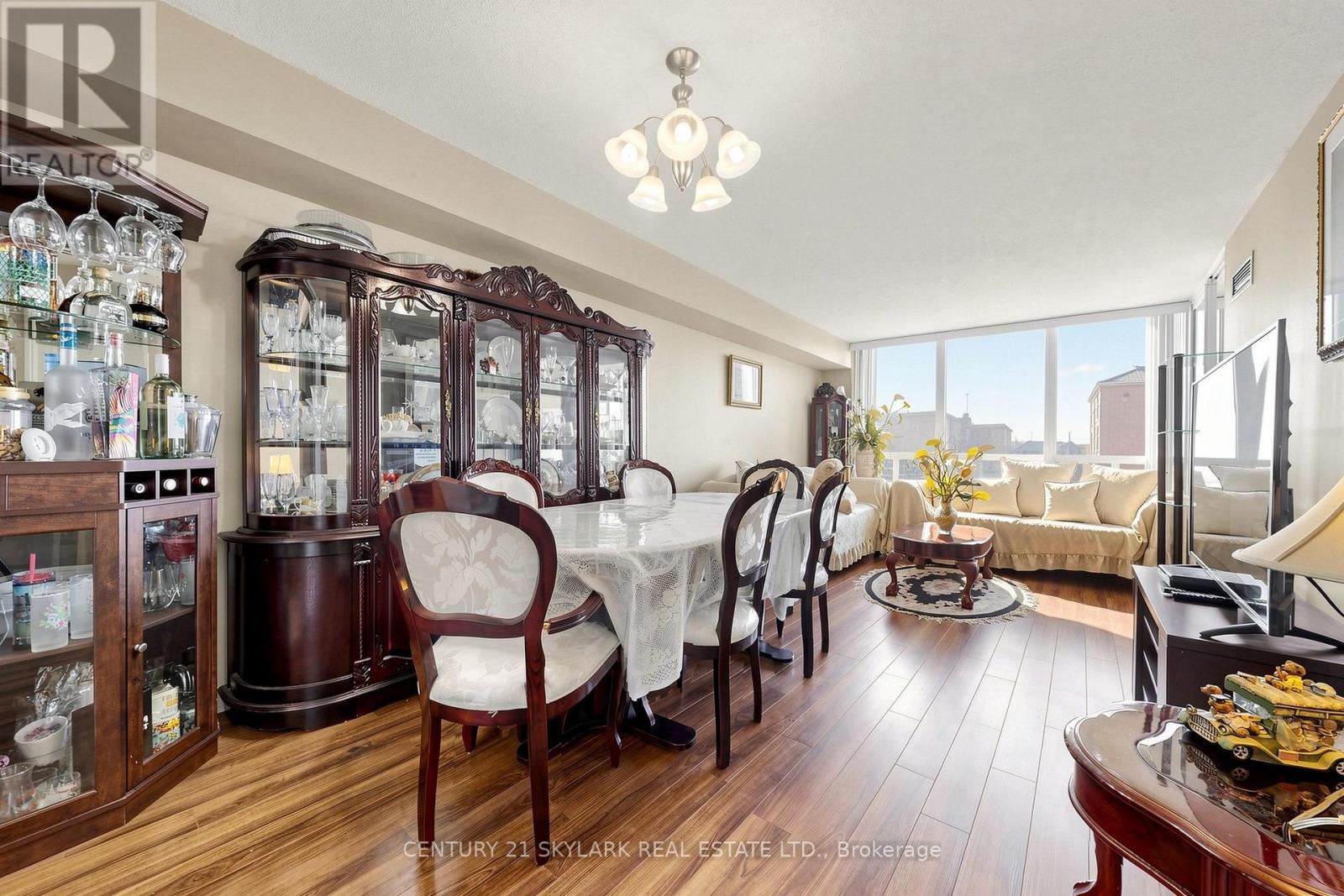 1611 - 4460 Tucana Court Property Photo 15
