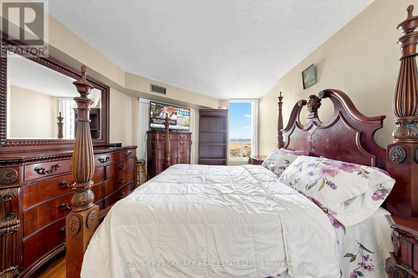 1611 - 4460 Tucana Court Property Photo 21