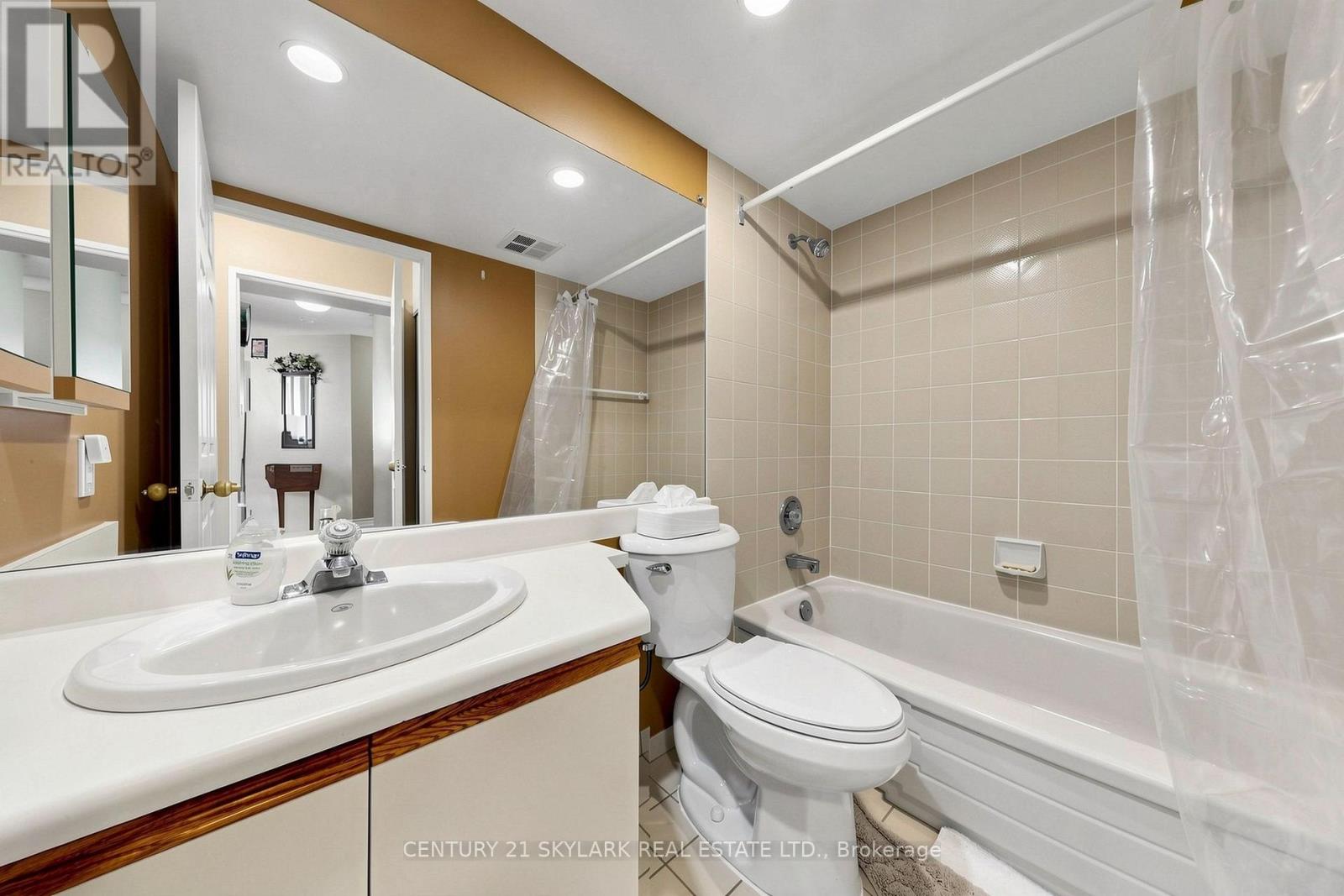 1611 - 4460 Tucana Court Property Photo 23