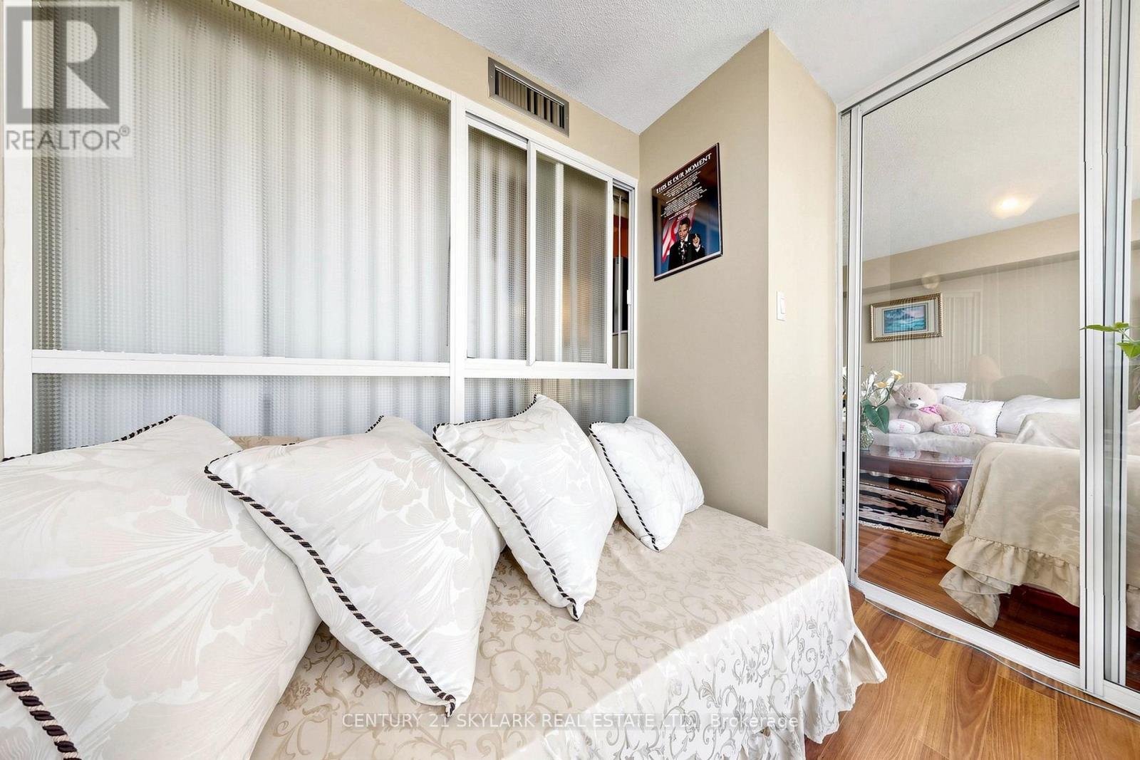 1611 - 4460 Tucana Court Property Photo 26