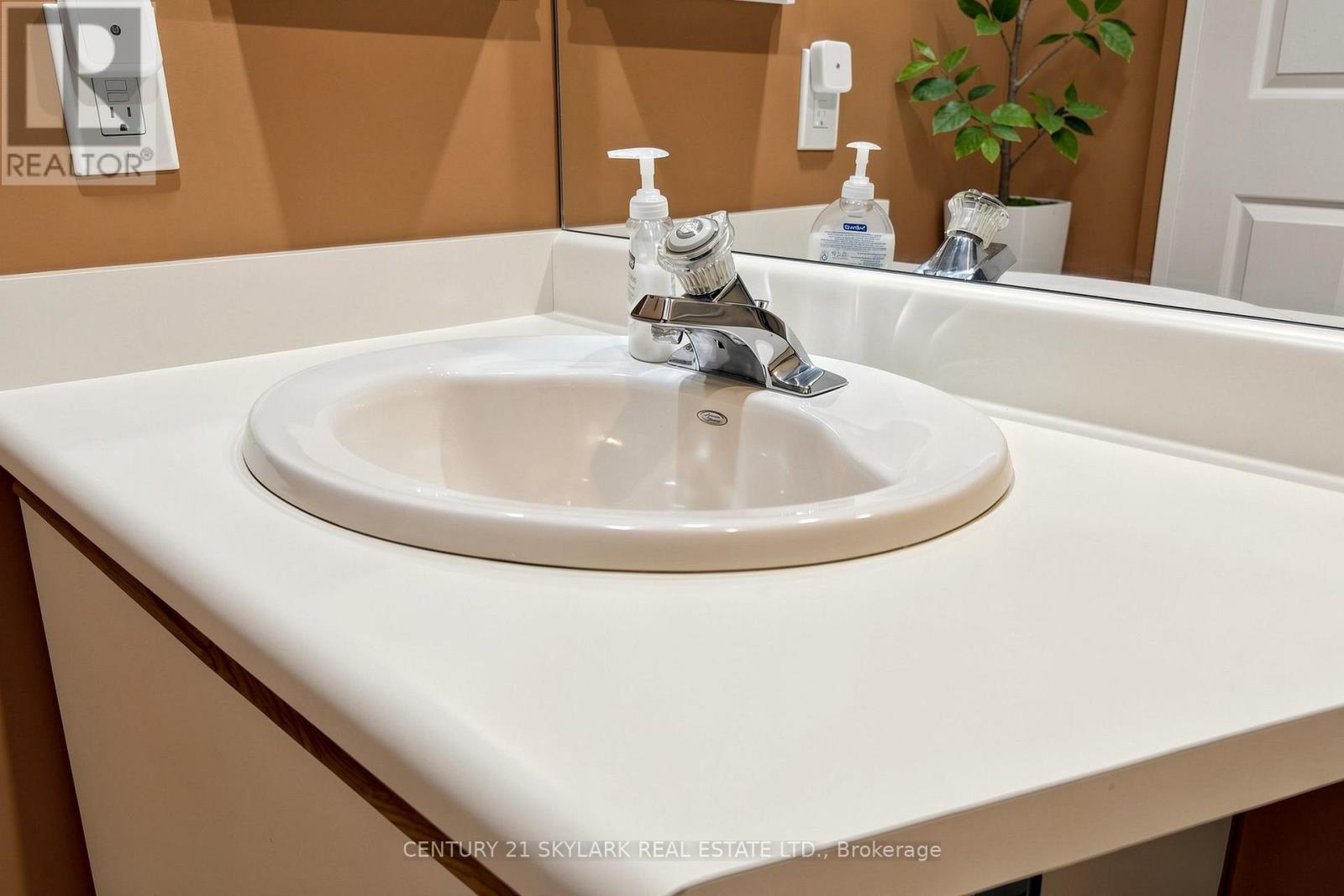 1611 - 4460 Tucana Court Property Photo 33