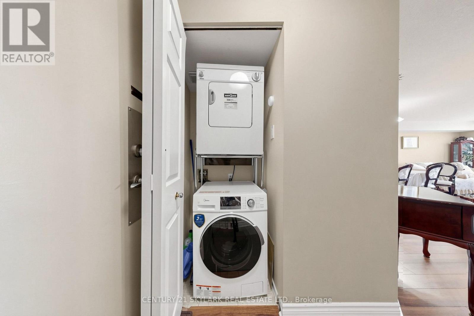 1611 - 4460 Tucana Court Property Photo 35